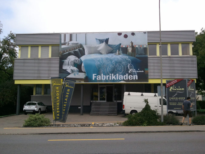 Textilfassade, Textilspannrahmen, Divina, Schweiz