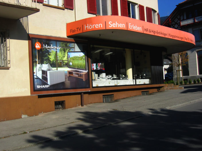 Textilspannrahmen Schaufensterverlängerung Madlener, Götzis