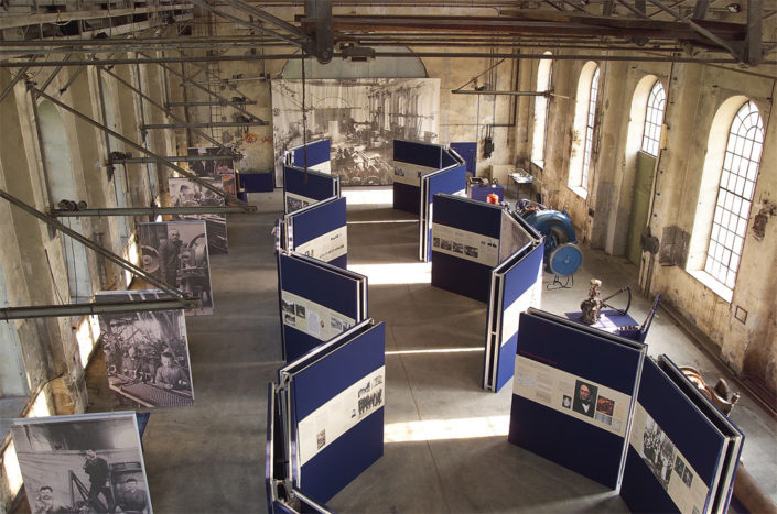 Raumtrenner, Abhänger, Ausstellung Rüsch, Dornbirn