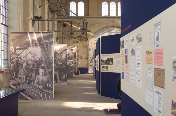 Raumtrenner, Abhänger, Ausstellung Rüsch, Dornbirn